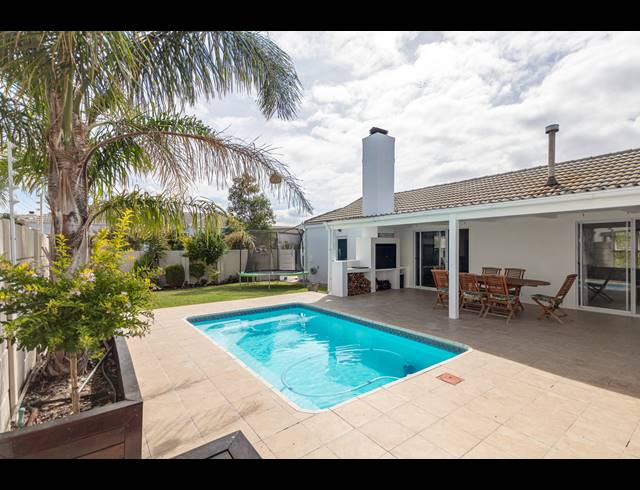 4 BEDROOM FREESTANDING SOLD IN SUNNINGDALE